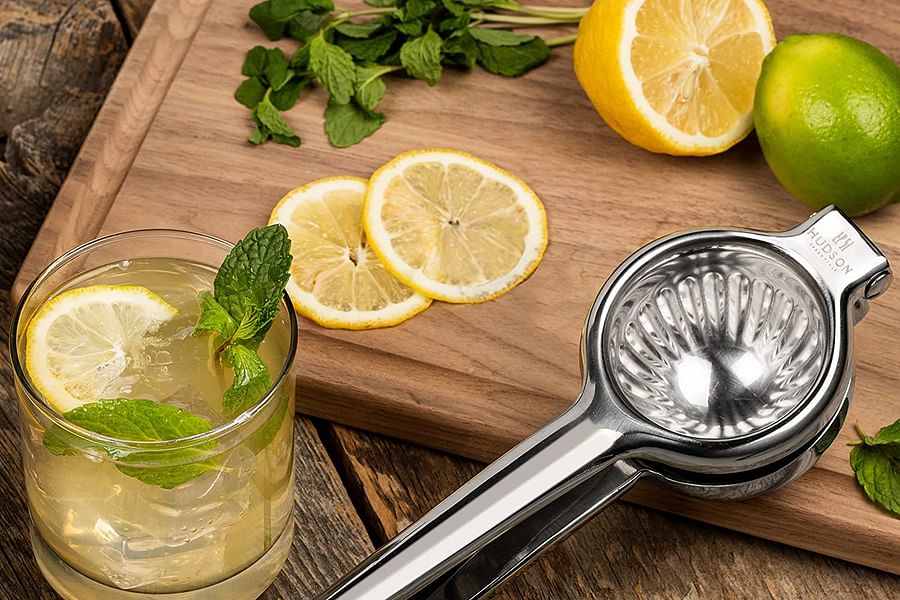 handheld citrus juicer