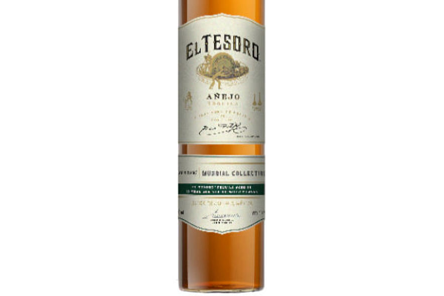 El Tesoro Reposado Tequila bottle